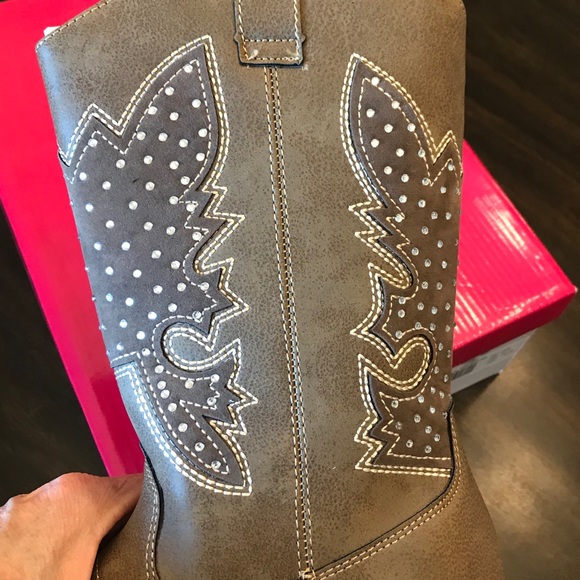 Kenzie Girl Embellished Western Style Boots - Picture 5 of 8